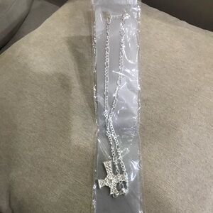 ♥️5/$20 NWT Silver Cross Necklace